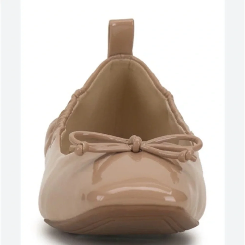 Vince Camuto buff patent Velnya ballet flat size 6.5 women’s